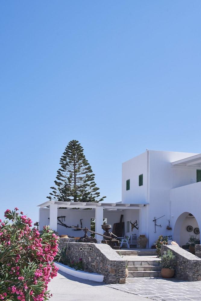 Konukevi Glarakia Adamantas (Milos)
