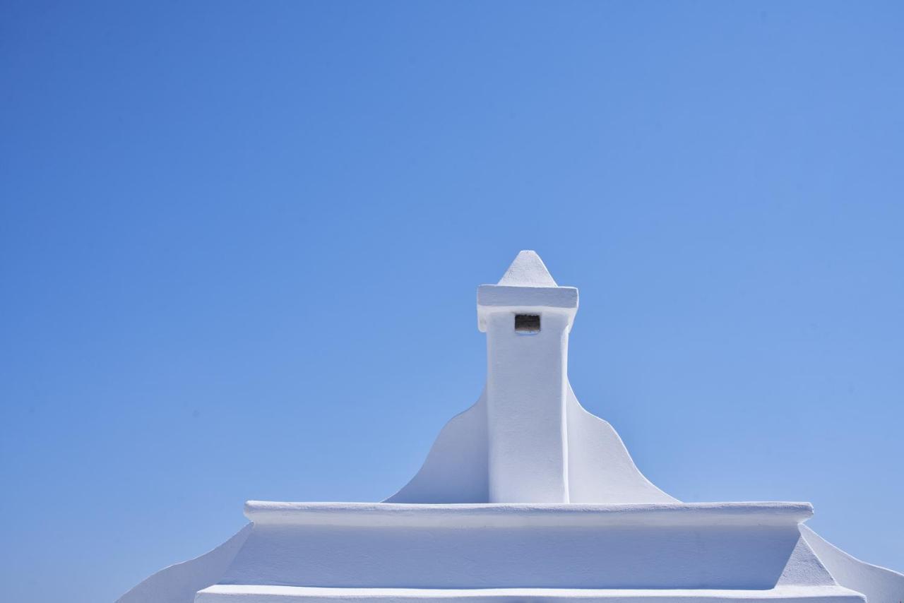 Glarakia Adamantas (Milos)