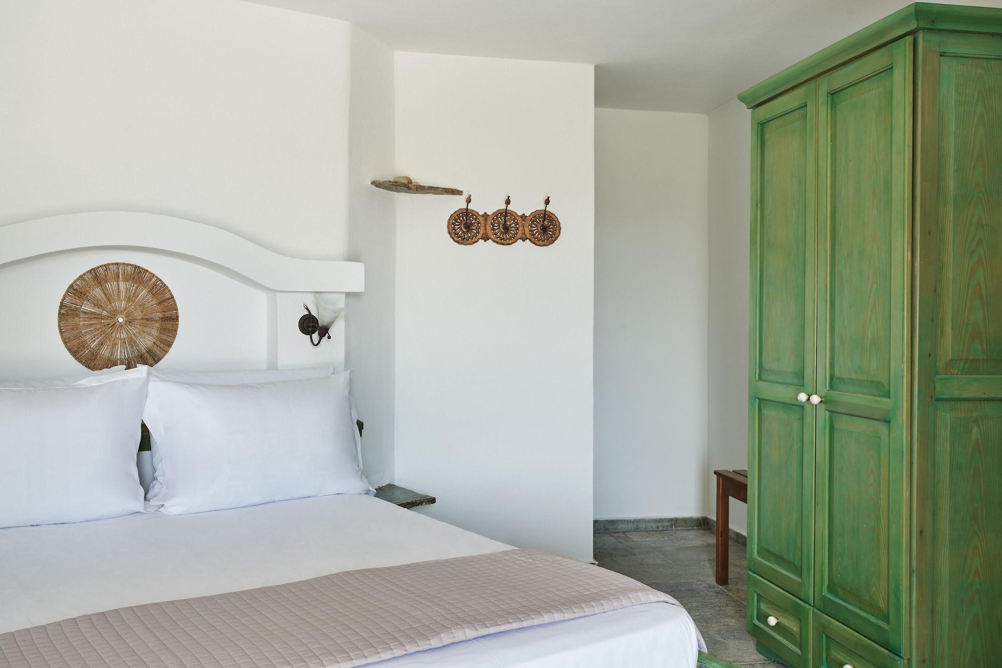 Glarakia 3* Adamantas (Milos)