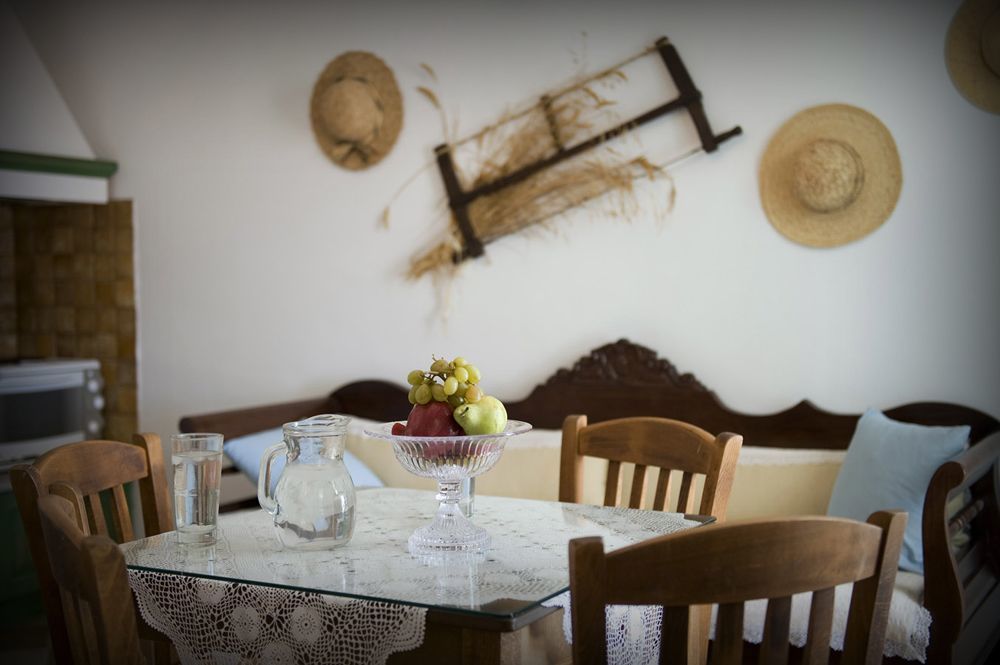 Glarakia 3* Adamantas (Milos)