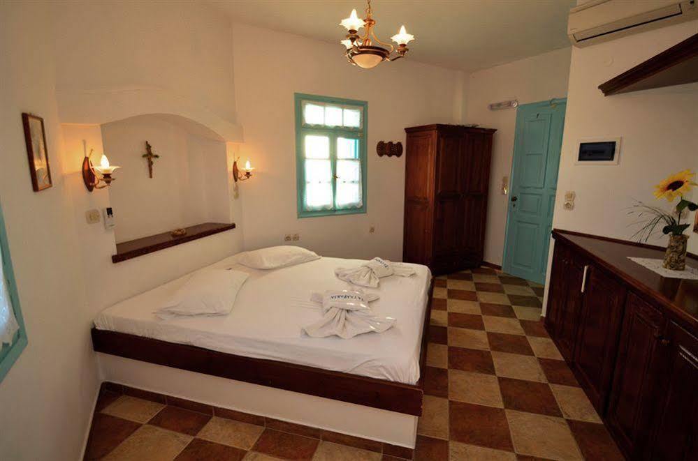 Glarakia Pensjonat Adamantas (Milos)